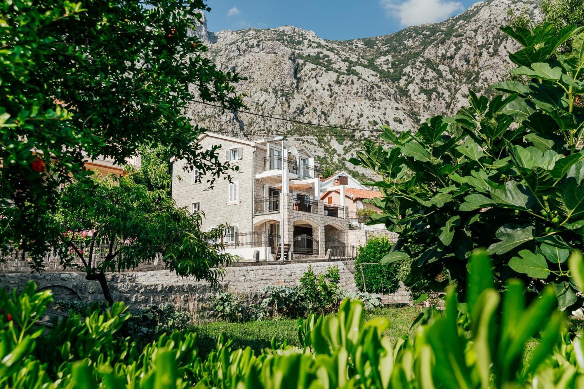 Holiday Home Amanda Hollick Kotor Eksteriør bilde