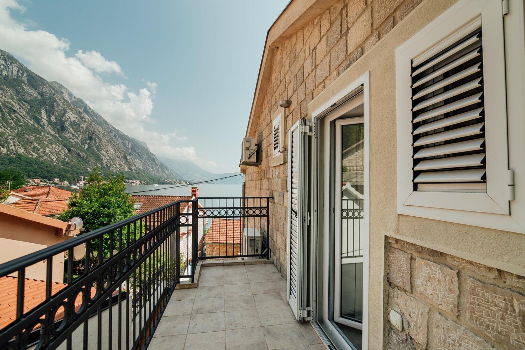 Holiday Home Amanda Hollick Kotor Eksteriør bilde