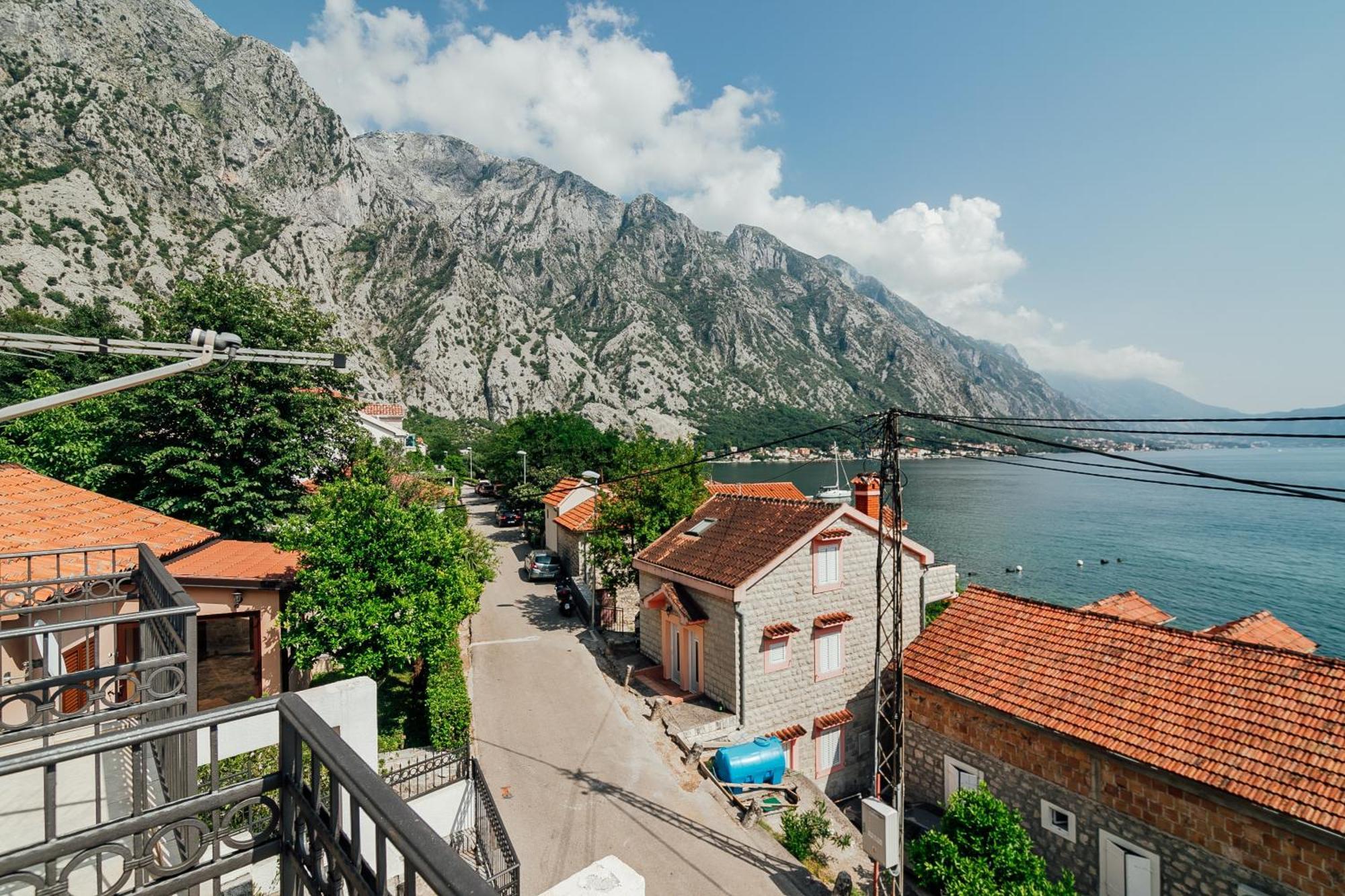 Holiday Home Amanda Hollick Kotor Eksteriør bilde